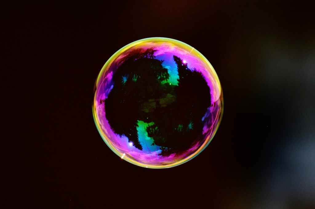 Short explainer – Do echo chambers (filter bubbles) exist on social&nbsp;media?